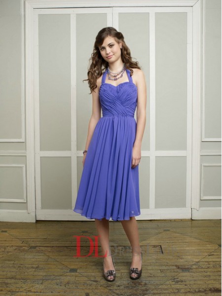 Elegant Chiffon Party Dress With Halter Neck Strap And A Flattering Pleated Bodice